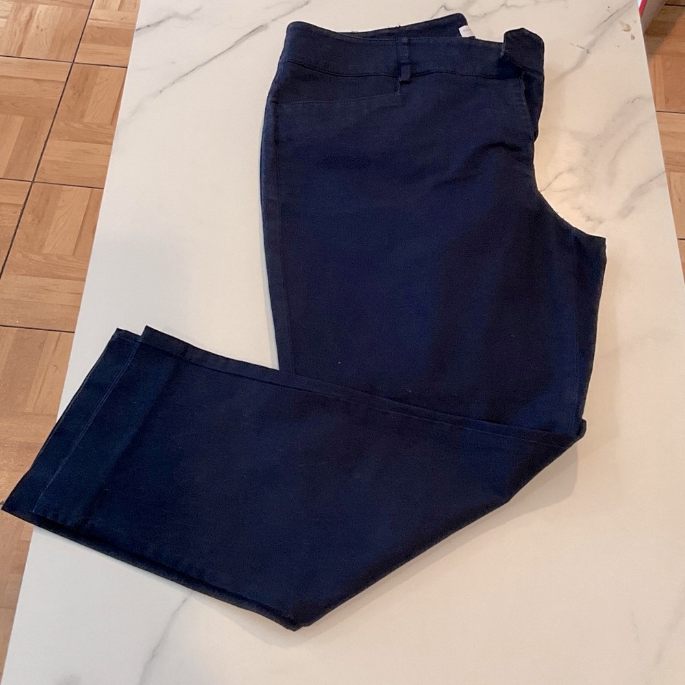 New York and Co. Navy Blue ankle Pants, size 8
